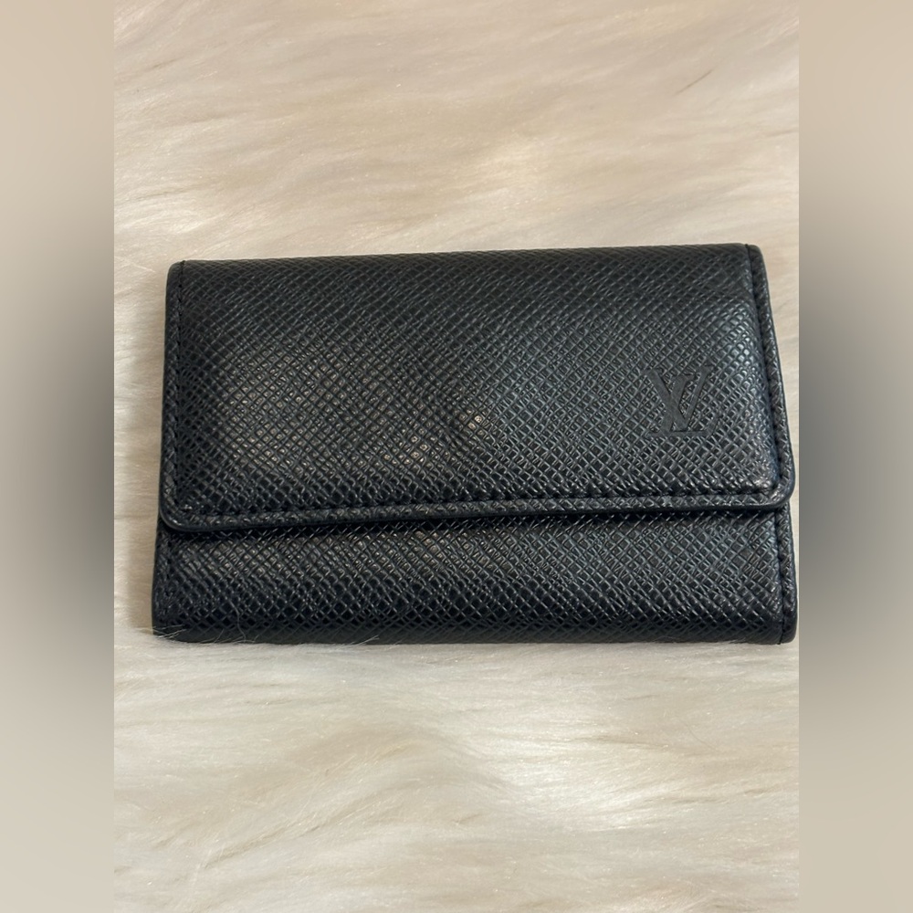 Louis Vuitton 6 Key Holder Black Leather Wallet Authentic Excellent Condition